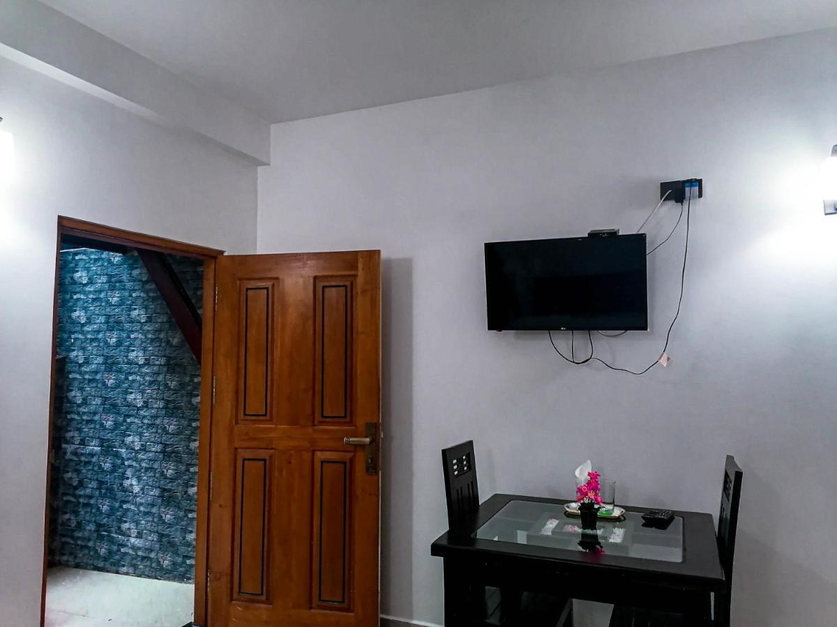 New White House Ratnapura Hotel Buitenkant foto