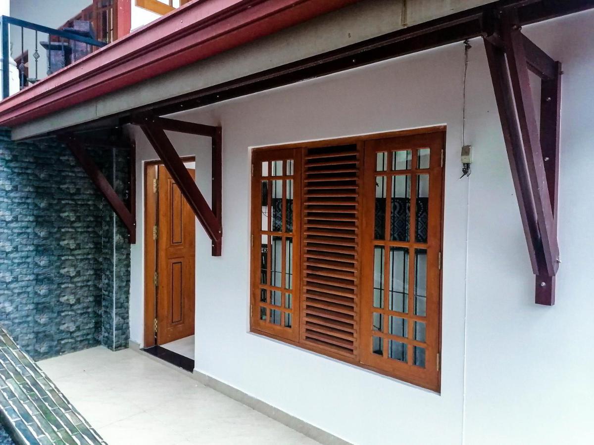 New White House Ratnapura Hotel Buitenkant foto